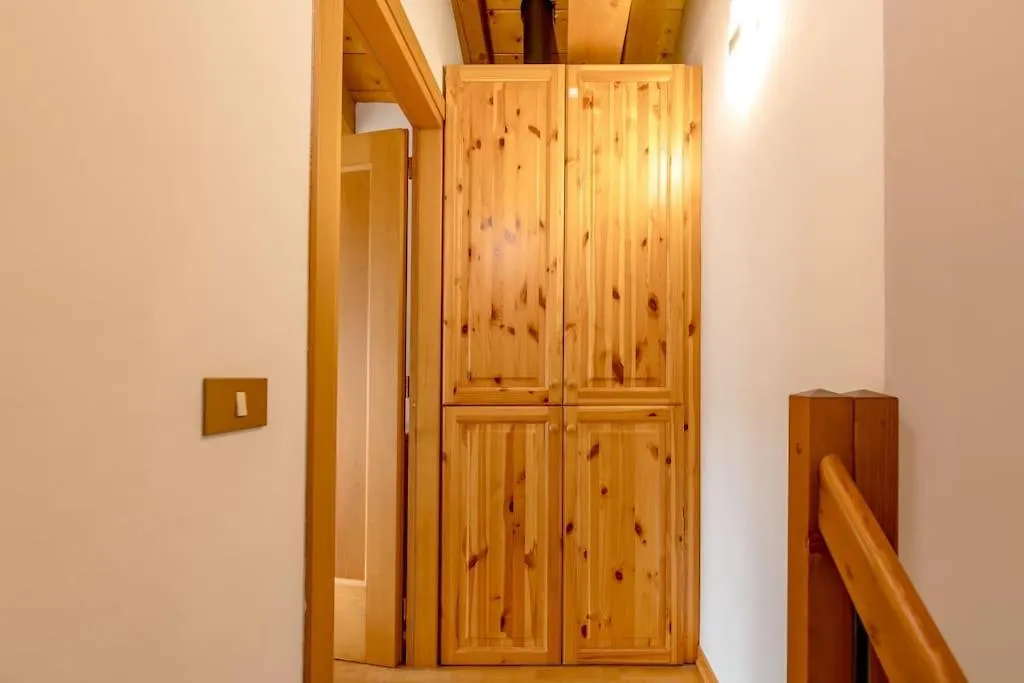 ボルカ・ディ・カドーレDolomiti Skyview Duplex With Private Park -20' Cortinaアパートメント アパート ボルカ・ディ・カドーレ